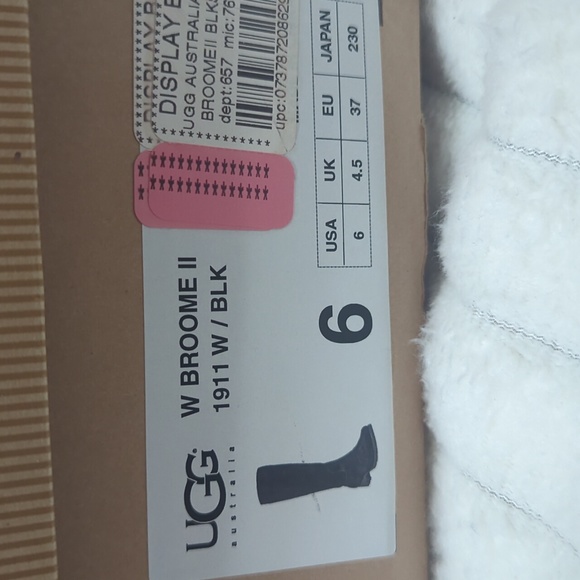 UGG Australia Boots in black size 6 - Picture 3 of 3
